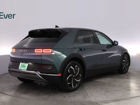 Used 2024 Hyundai Ioniq 5 SEL RWD image 3