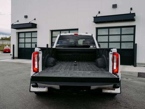 Used 2024 Ford F350 XLT image 8