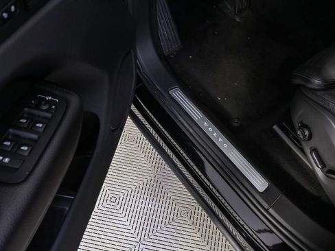 Used 2019 Volvo XC60 T5 Inscription w/ Protection Package Premier image 9