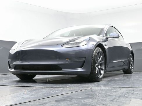 Used 2020 Tesla Model 3 Long Range image 52