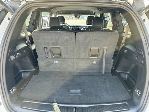 Used 2023 Jeep Grand Cherokee L Laredo image 9