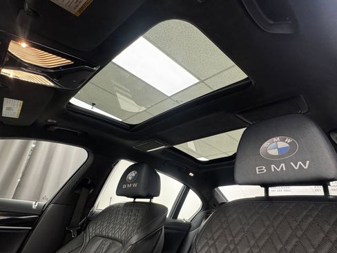 Used 2018 BMW 750i xDrive image 27