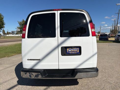 Used 2019 Chevrolet Express 3500 LT w/ LT Preferred Equipment Group image 5