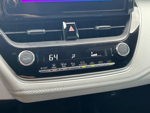 Used 2025 Toyota Corolla SE FWD image 27