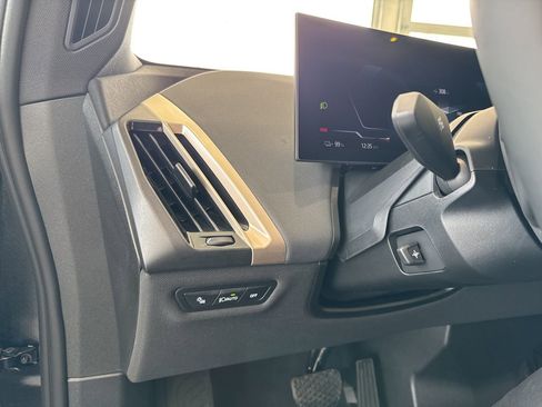 New 2026 BMW iX xDrive60 image 35