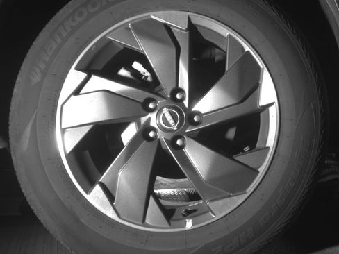 Used 2025 Nissan Rogue SV image 15