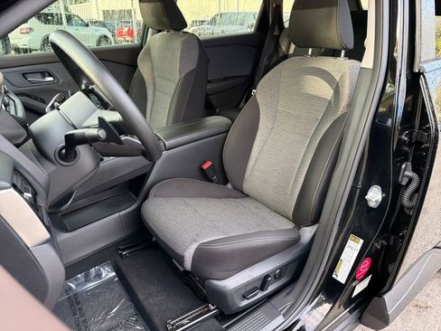 Used 2022 Nissan Rogue SV image 30