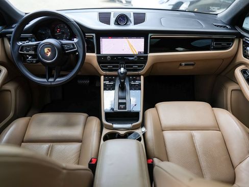 Certified 2023 Porsche Macan AWD/4WD image 33