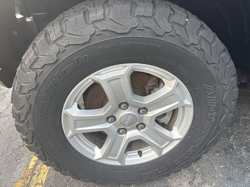 Used 2019 Jeep Wrangler Unlimited Sport S AWD/4WD image 17