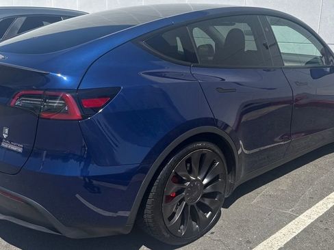Used 2023 Tesla Model Y Performance AWD/4WD image 5