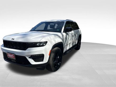 New 2025 Jeep Grand Cherokee Limited w/ Luxury Tech Group II image 2