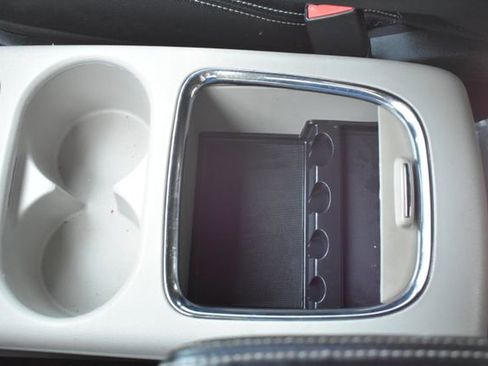 Used 2019 Dodge Grand Caravan SXT FWD image 28