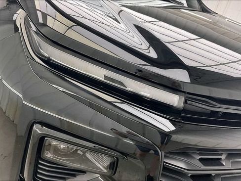 Certified 2024 Chevrolet Traverse LS w/ Midnight/Sport Edition FWD image 25