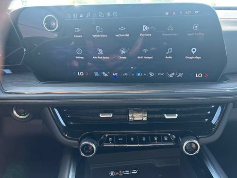 Used 2025 Chevrolet Suburban Premier AWD/4WD image 22