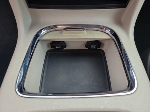 Used 2012 Dodge Grand Caravan SXT FWD image 13