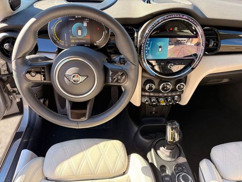 Certified 2024 MINI Cooper SE image 23