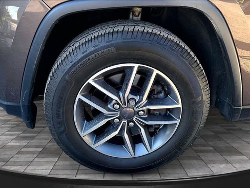 Used 2021 Jeep Grand Cherokee Limited AWD/4WD image 36