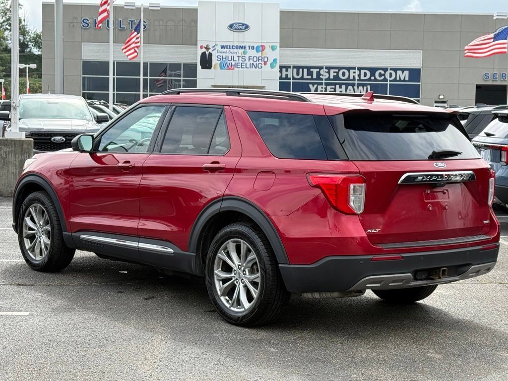 Used 2020 Ford Explorer XLT w/ Equipment Group 202A AWD/4WD image 22