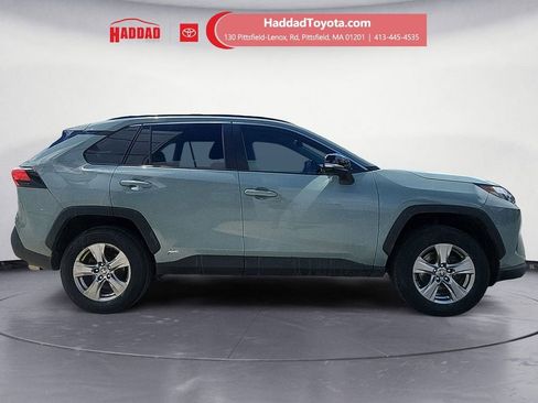Used 2022 Toyota RAV4 XLE w/ XLE Grade Weather Package AWD/4WD image 7