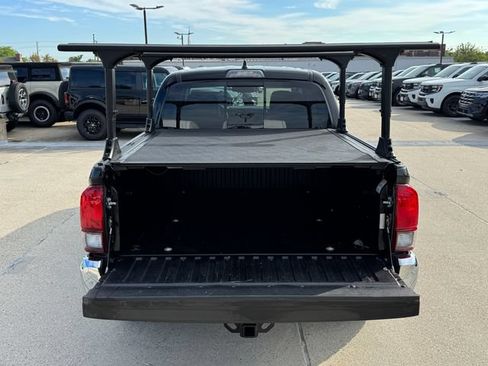 Used 2022 Toyota Tacoma SR5 AWD/4WD image 7