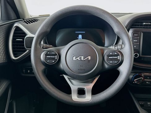 Used 2025 Kia Soul LX w/ LX Technology Package image 18