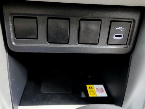 Used 2023 Toyota Corolla Cross LE image 33