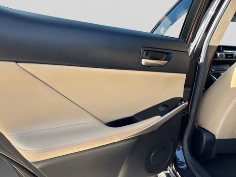 Used 2019 Lexus IS 300 w/ Premium Package RWD image 38