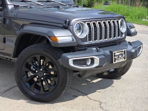 Certified 2025 Jeep Wrangler Unlimited Sahara w/ Safety Group AWD/4WD image 2