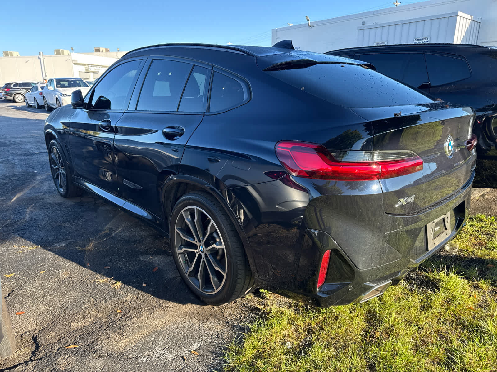 Used 2022 BMW X4 xDrive30i w/ M Sport Package 2 AWD/4WD image 4