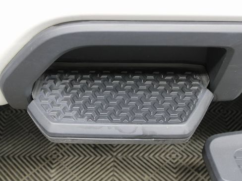 Used 2023 Chevrolet Silverado 2500 High Country w/ Z71 Off-Road Package image 40