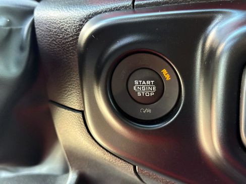 Used 2023 Jeep Gladiator Rubicon w/ Cold Weather Group image 29