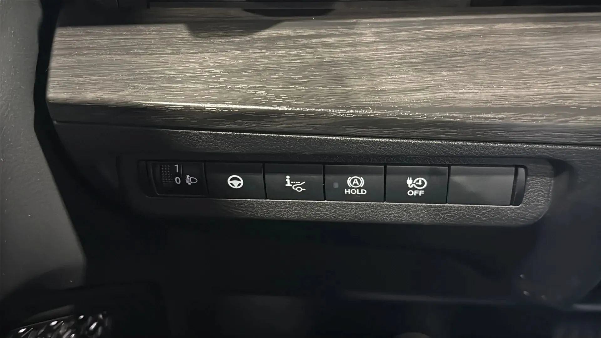 Used 2024 Nissan Ariya FWD image 29