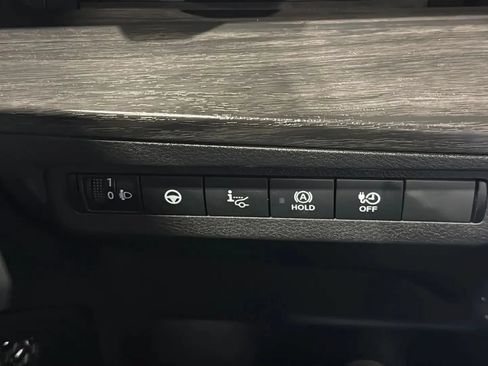 Used 2024 Nissan Ariya FWD image 29