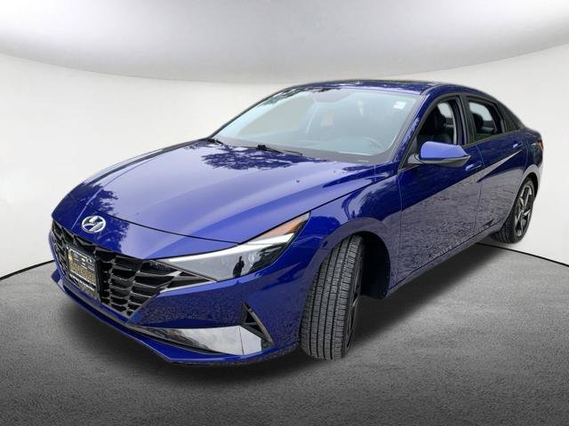 Used 2023 Hyundai Elantra Limited w/ Cargo Package FWD image 2