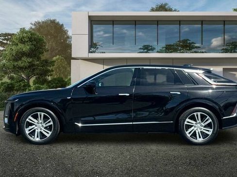 Certified 2024 Cadillac Lyriq Tech w/ Driver Assist Package AWD/4WD image 7