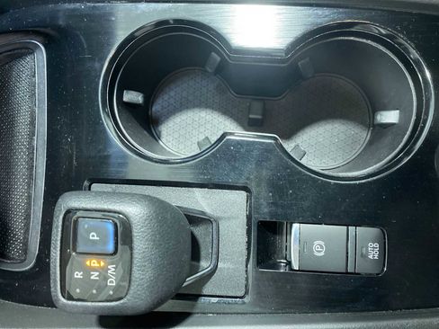 Used 2021 Nissan Rogue S image 17