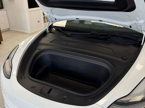 Used 2020 Tesla Model Y Long Range image 10