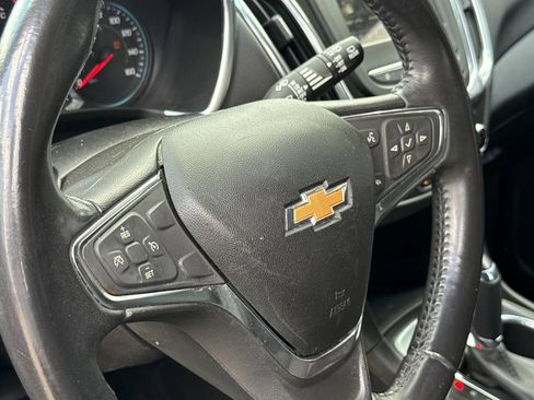 Used 2019 Chevrolet Equinox LT FWD image 25