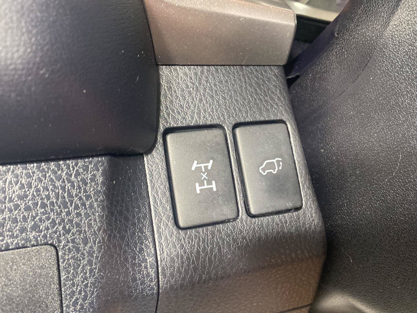 Used 2018 Toyota RAV4 XLE AWD/4WD image 23