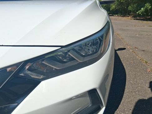 Used 2022 Nissan Sentra SV FWD image 9