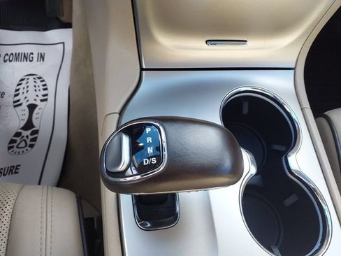 Used 2014 Jeep Grand Cherokee Overland AWD/4WD image 18