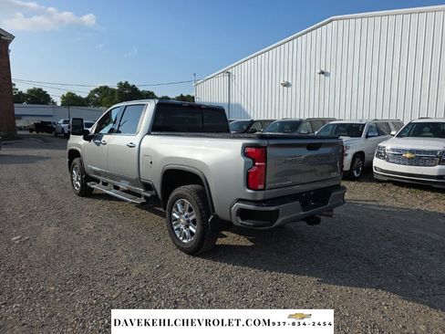 Used 2026 Chevrolet Silverado 2500 High Country w/ High Country Premium Package AWD/4WD image 3