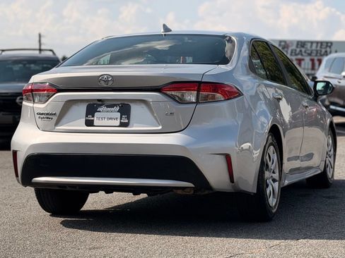 Used 2021 Toyota Corolla LE FWD image 5