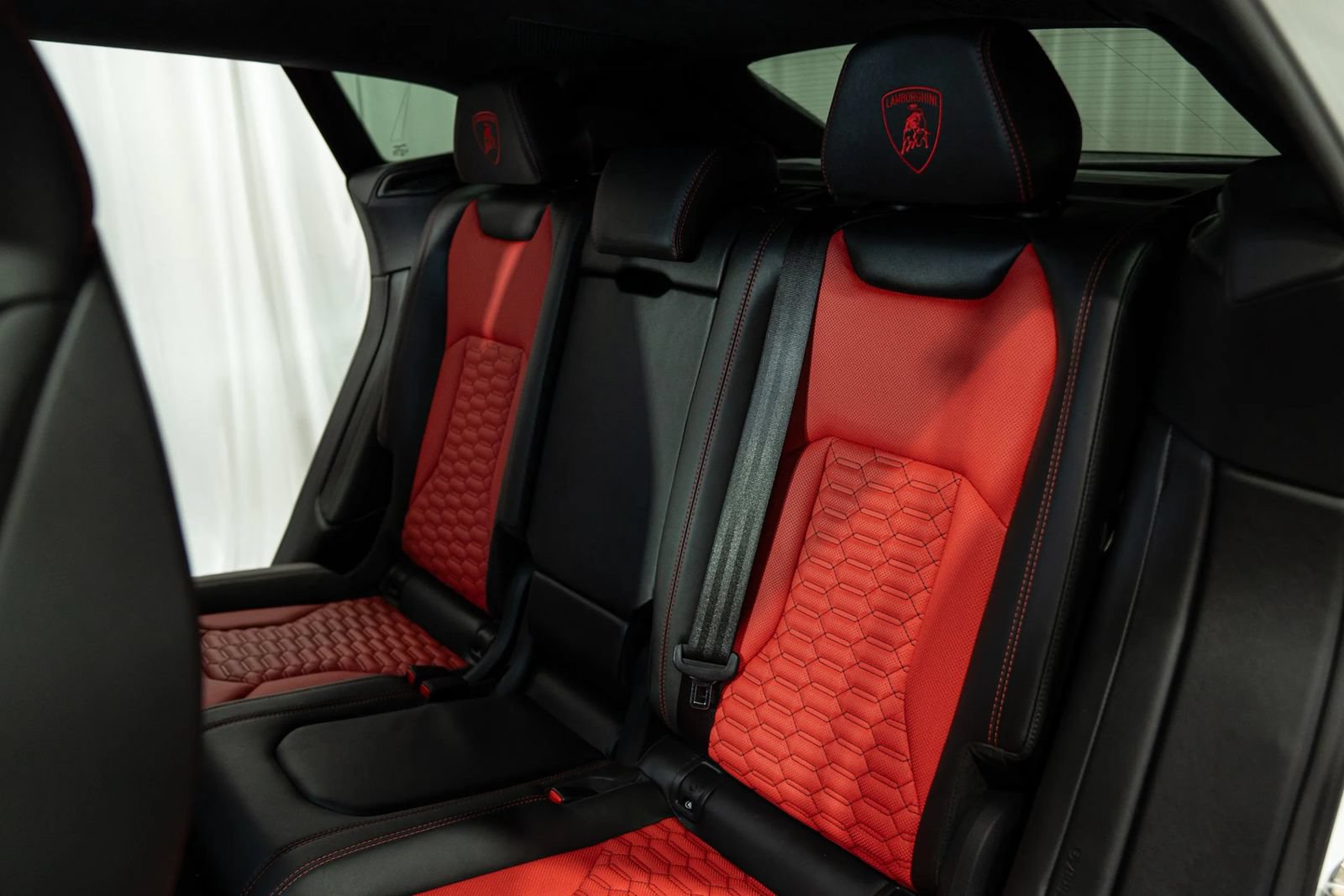 Used 2022 Lamborghini Urus AWD/4WD image 19