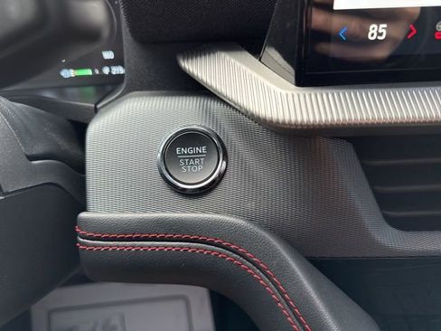 Used 2025 Ford Explorer ST image 39