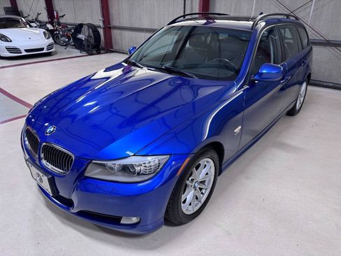 Used 2010 BMW 328i xDrive Wagon AWD/4WD image 19