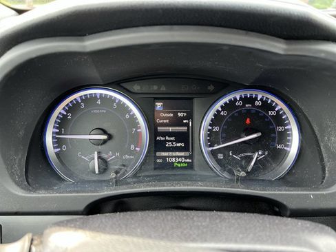 Used 2018 Toyota Highlander Limited AWD/4WD image 12