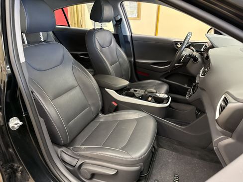 Used 2019 Hyundai Ioniq Limited FWD image 16