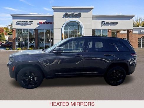 Certified 2023 Jeep Grand Cherokee Limited w/ Black Appearance Package AWD/4WD image 5