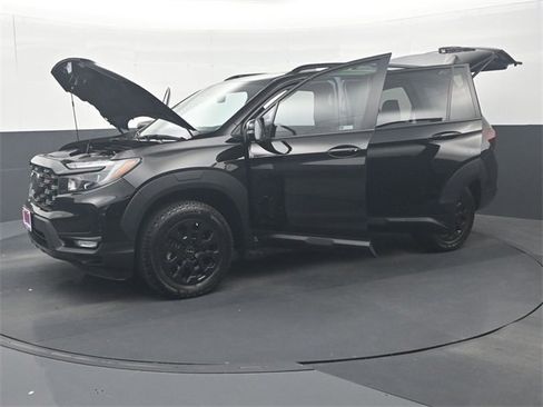 Used 2022 Honda Passport TrailSport image 37